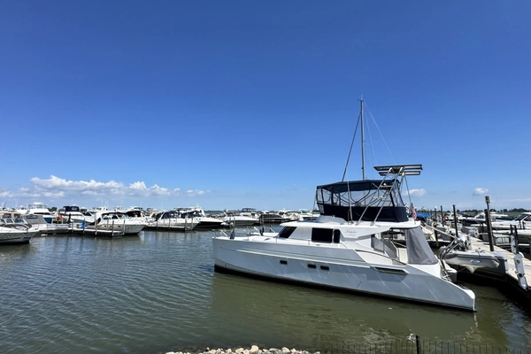 2005 Fountaine Pajot 37