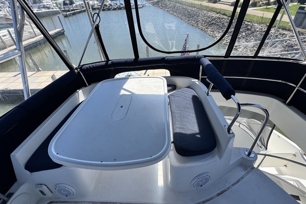 Flybridge Dinette