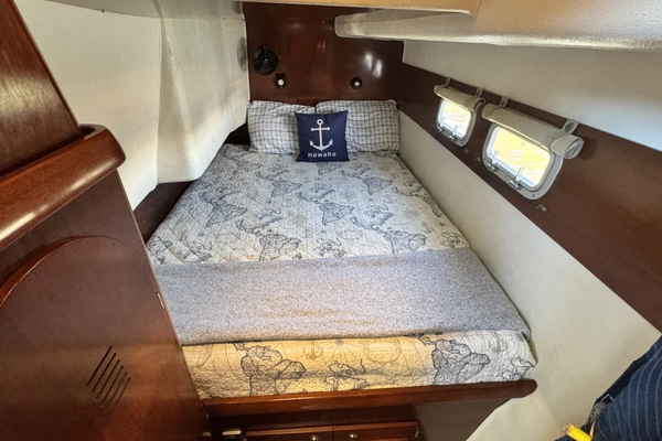 2005 Fountaine Pajot 37