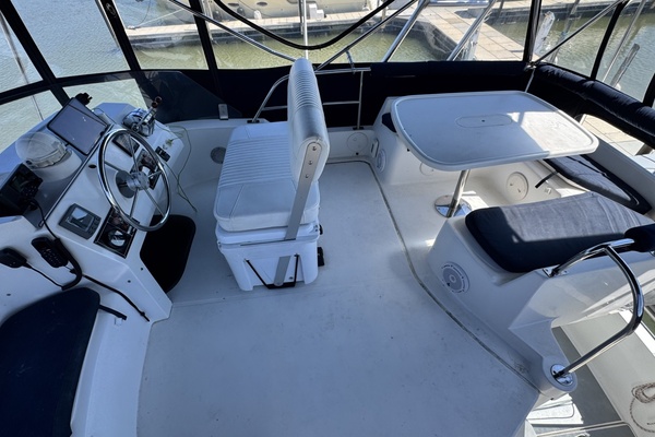Flybridge Helm Seating