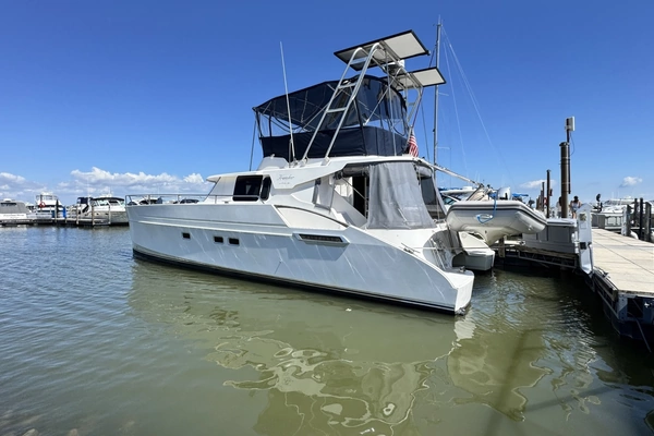 2005 Fountaine Pajot 37