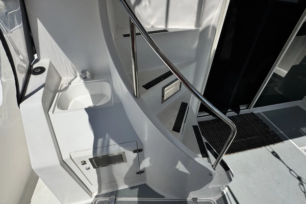 2005 Fountaine Pajot 37