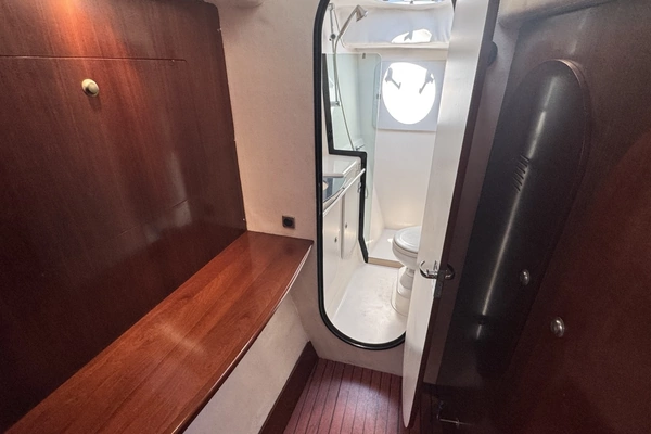 2005 Fountaine Pajot 37