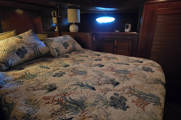 1700 Somewhere 56ft Marine Trader Yacht For Sale