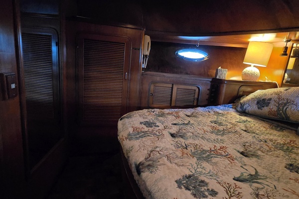 1700 Somewhere 56ft Marine Trader Yacht For Sale