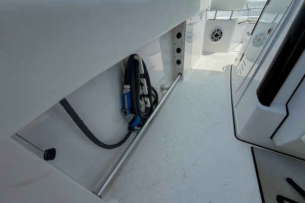 26ft Sportsman Yacht For Sale