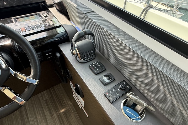 The Scorpion 60ft Cruisers Yacht For Sale