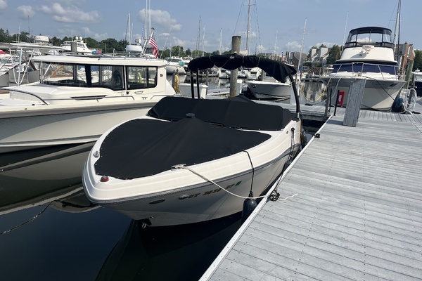 24ft Glastron Yacht For Sale