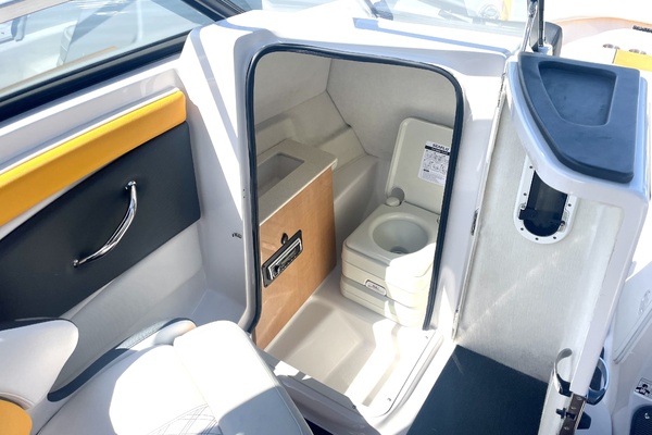 24ft Glastron Yacht For Sale