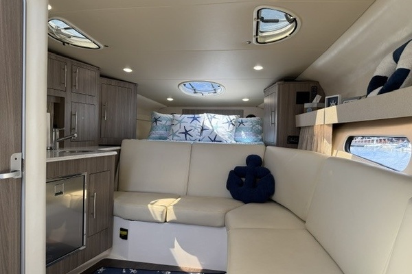 33ft Regal Yacht For Sale