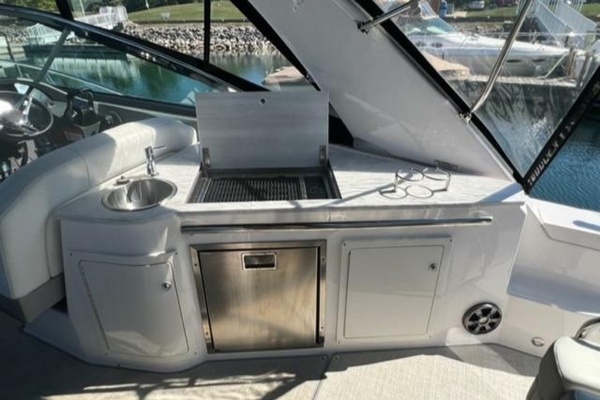 33ft Regal Yacht For Sale