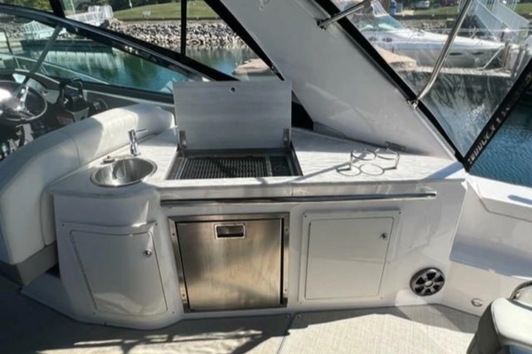 Regal 33 XO Yacht For Sale