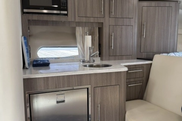 Regal 33 XO Yacht For Sale