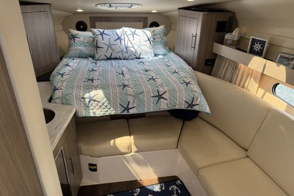 33ft Regal Yacht For Sale