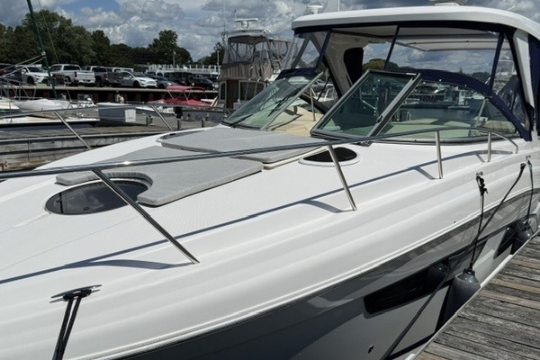 33ft Regal Yacht For Sale