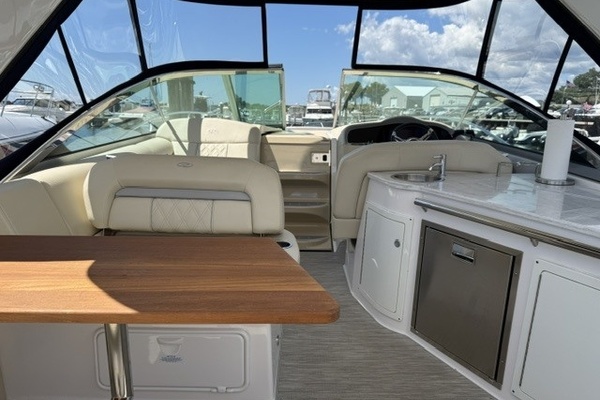 33ft Regal Yacht For Sale