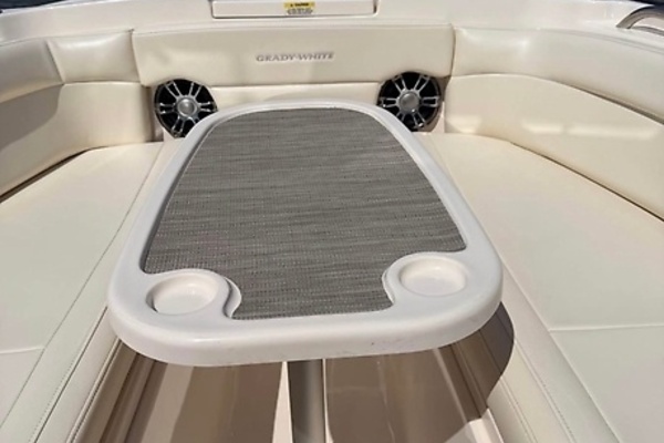 27ft Grady White Yacht For Sale