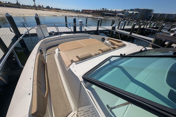 32ft Sea Ray Yacht For Sale
