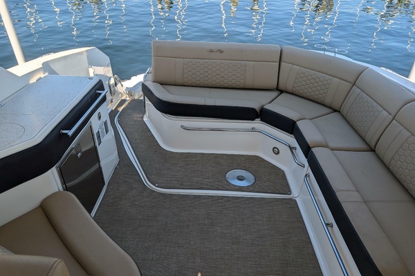 32ft Sea Ray Yacht For Sale