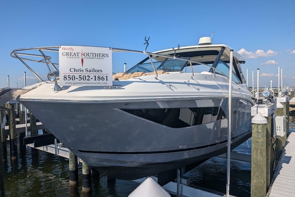 32ft Sea Ray Yacht For Sale