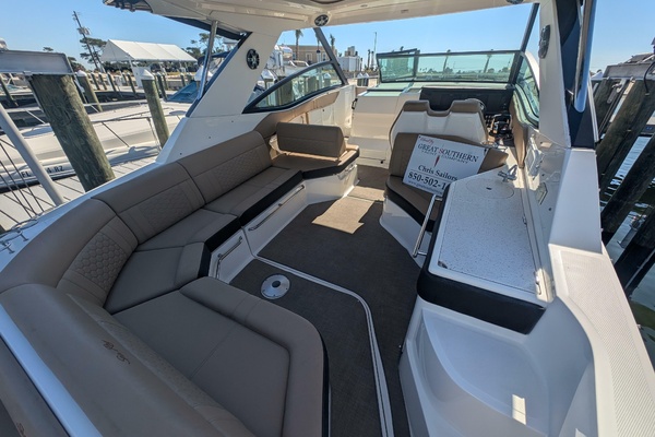 32ft Sea Ray Yacht For Sale