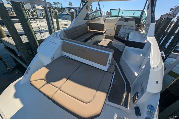 32ft Sea Ray Yacht For Sale