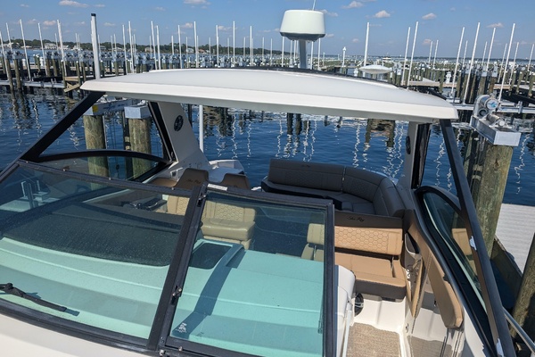 32ft Sea Ray Yacht For Sale