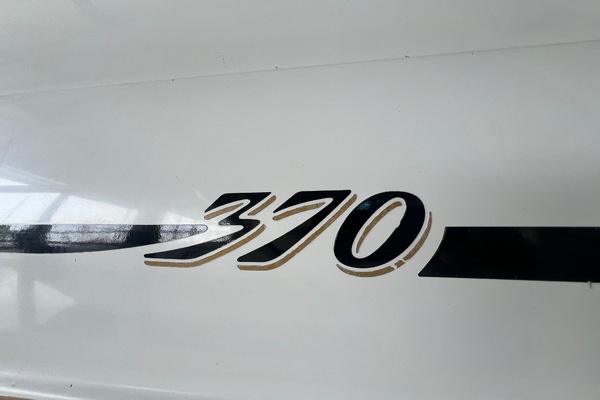 J Crewser 37ft Sea Ray Yacht For Sale