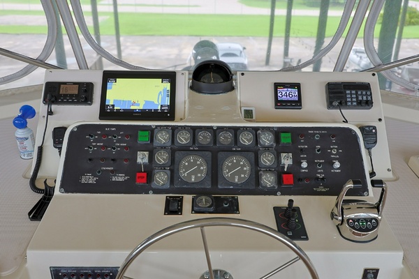 Champagne 74ft Hatteras Yacht For Sale