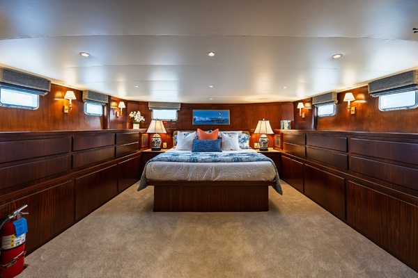Champagne 74ft Hatteras Yacht For Sale