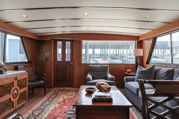 Hatteras 74 Cockpit Motor Yacht Yacht For Sale