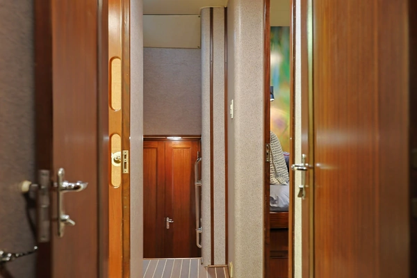 Hatteras 74 Cockpit Motor Yacht Yacht For Sale