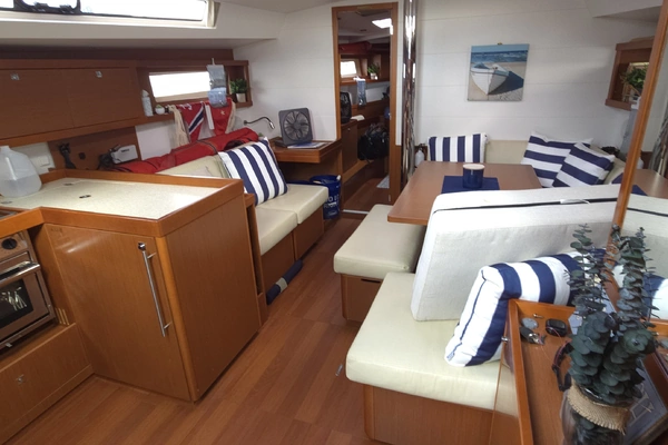 Beneteau Oceanis 45 Yacht For Sale