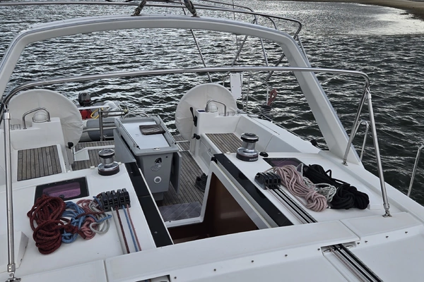 Beneteau Oceanis 45 Yacht For Sale