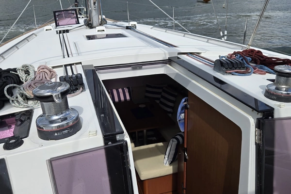 Beneteau Oceanis 45 Yacht For Sale