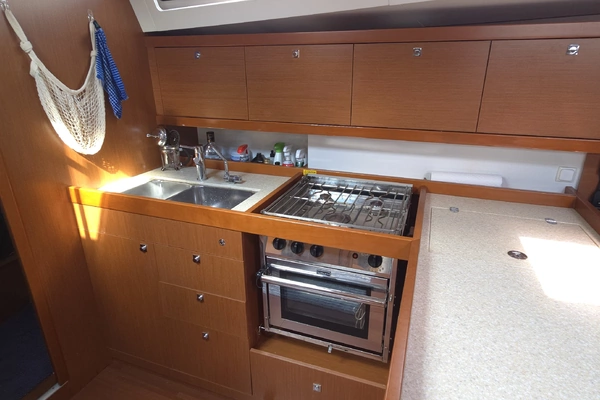 Beneteau Oceanis 45 Yacht For Sale
