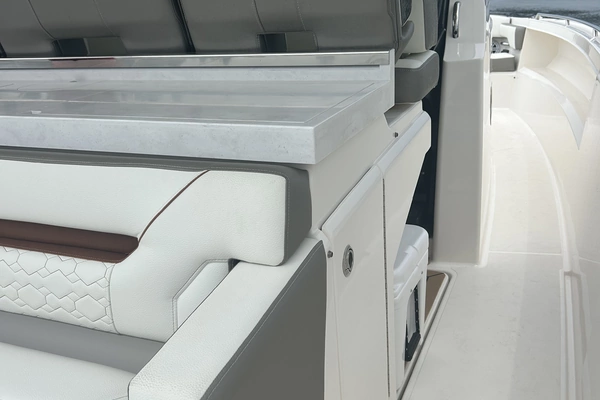 2023 Tiara Yachts 34