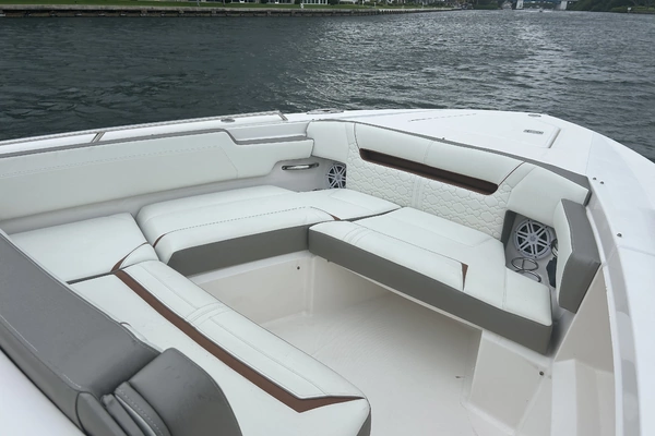 2023 Tiara Yachts 34