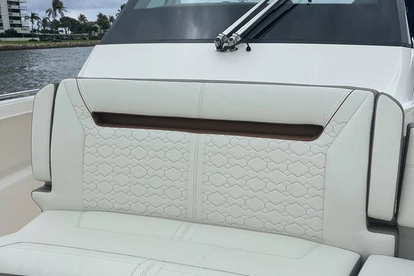 2023 Tiara Yachts 34
