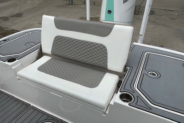 Dolphin Magnet 28ft Caymas Yacht For Sale