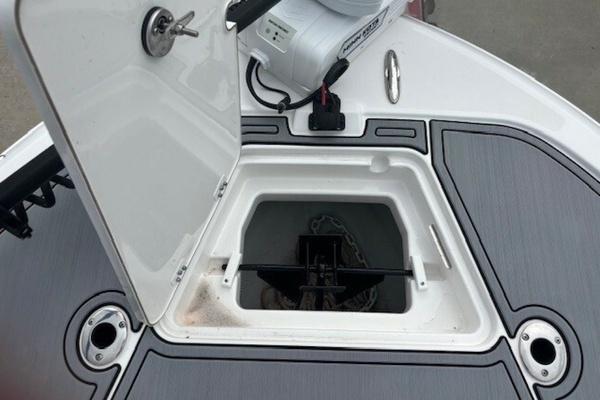 Dolphin Magnet 28ft Caymas Yacht For Sale