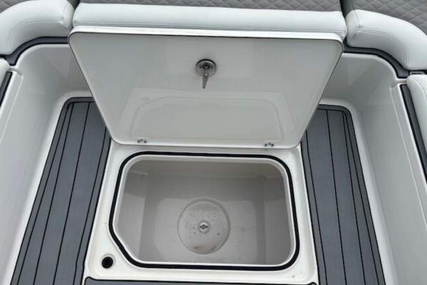 Dolphin Magnet 28ft Caymas Yacht For Sale