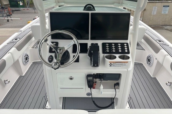 Dolphin Magnet 28ft Caymas Yacht For Sale