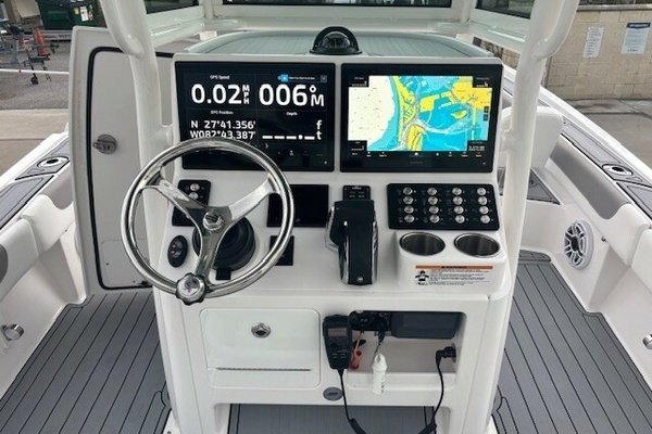Dolphin Magnet 28ft Caymas Yacht For Sale