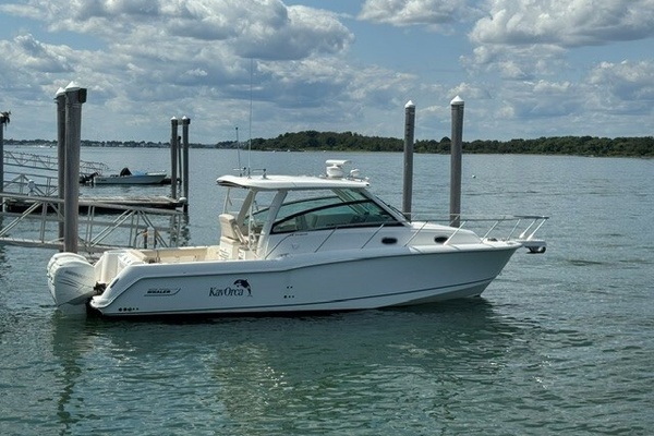 34ft Boston Whaler Yacht For Sale