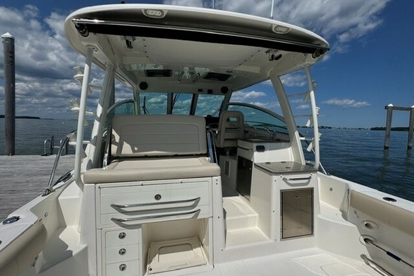 34ft Boston Whaler Yacht For Sale