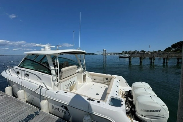 2016 Boston Whaler 34