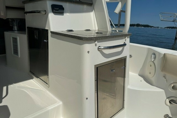 34ft Boston Whaler Yacht For Sale