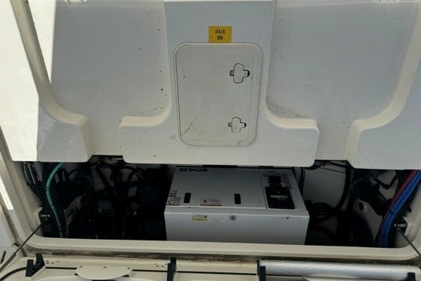34ft Boston Whaler Yacht For Sale