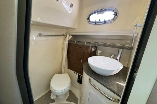 2016 Boston Whaler 34